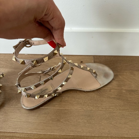 Valentino Garavani Metallic Rockstud sandals Size 38 - Picture 4 of 6